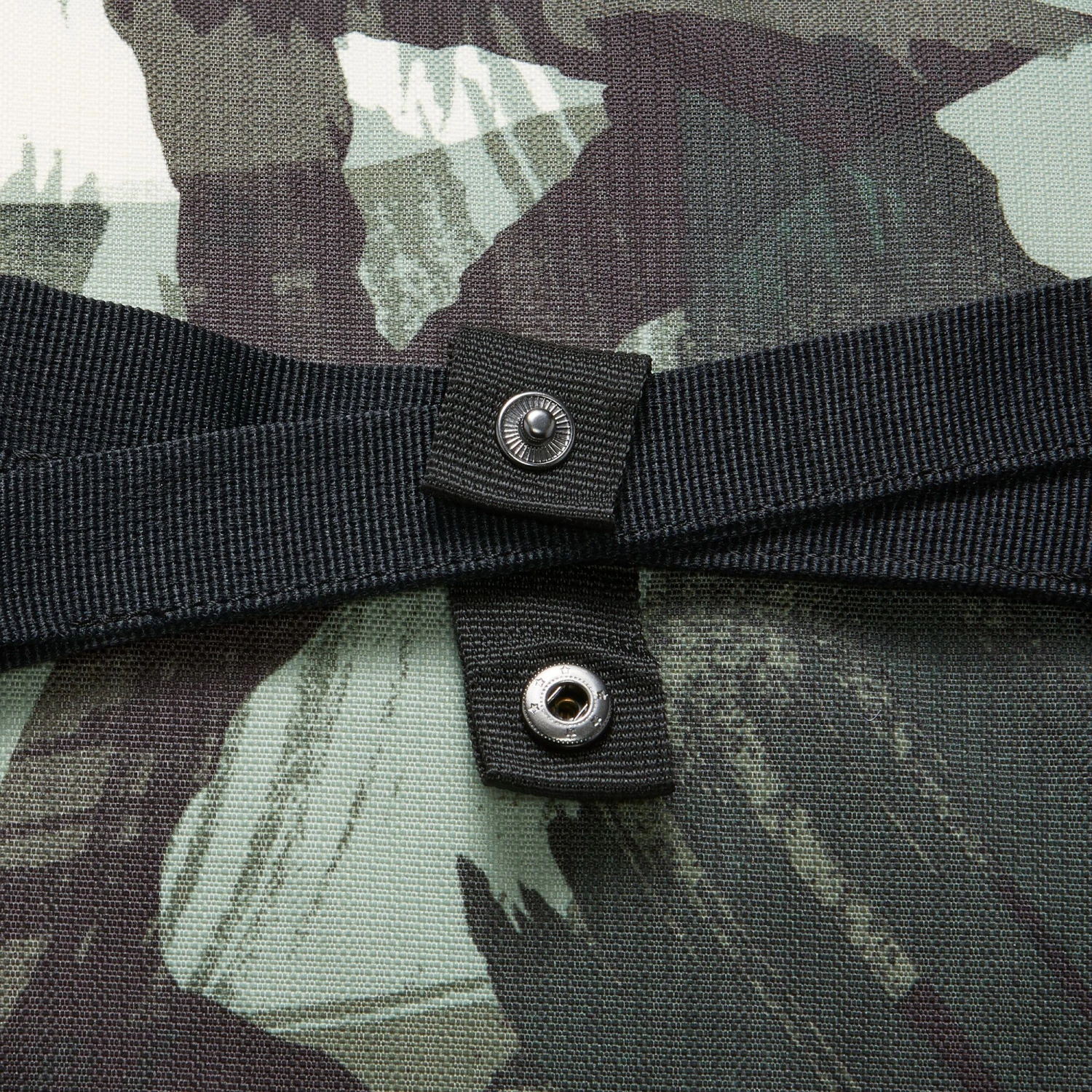 Nike Brasilia Sports Bag - Olive, Black - Image 4